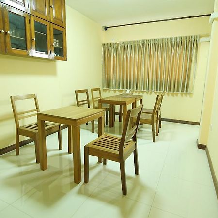 Hundred Moon Hotel Yangon Exterior photo