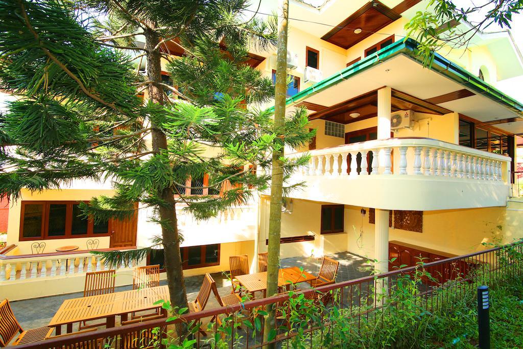 Hundred Moon Hotel Yangon Exterior photo