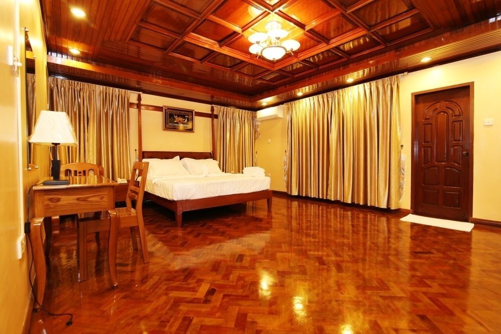 Hundred Moon Hotel Yangon Exterior photo
