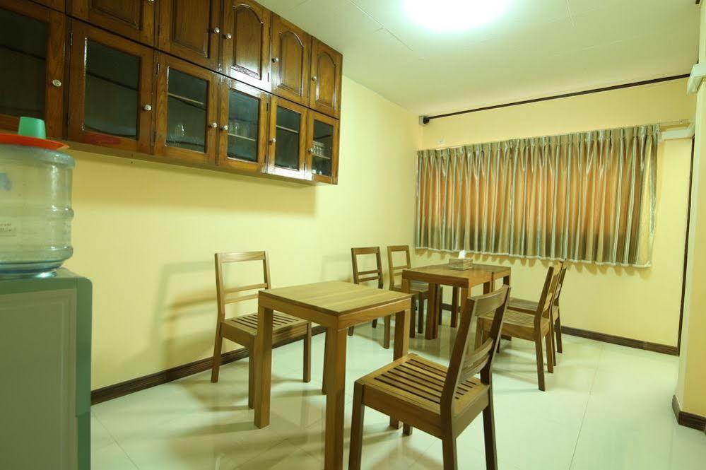 Hundred Moon Hotel Yangon Exterior photo
