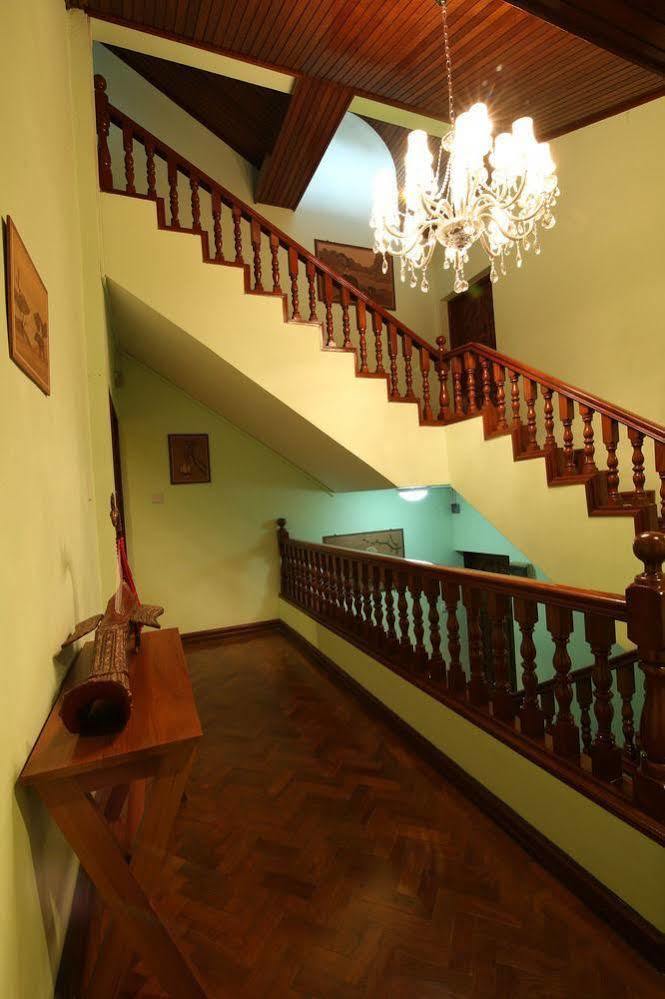 Hundred Moon Hotel Yangon Exterior photo